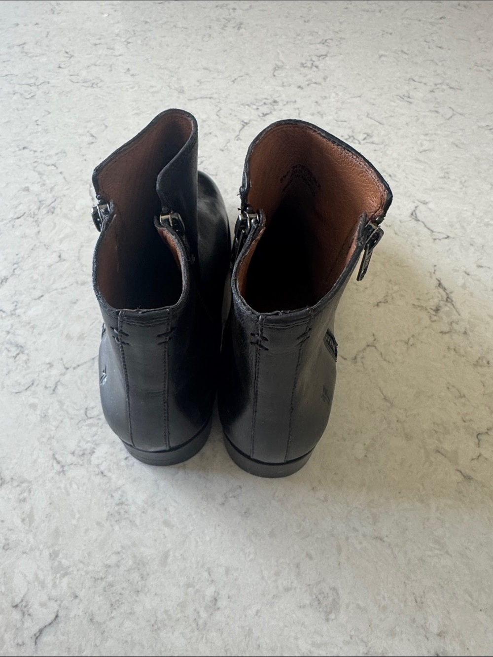 Frye Black Leather Zip Ankle Boots size 8.5 B - Picture 6 of 7